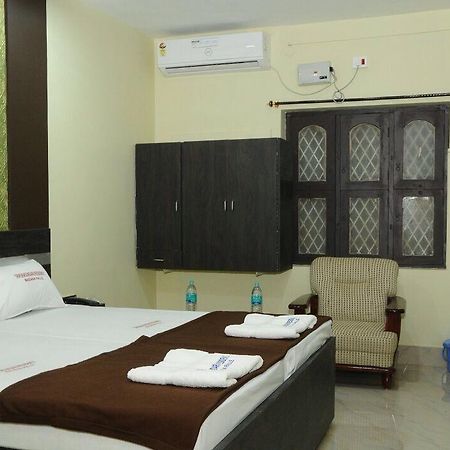 Madanapalle Tripura Sundari Residency酒店 外观 照片