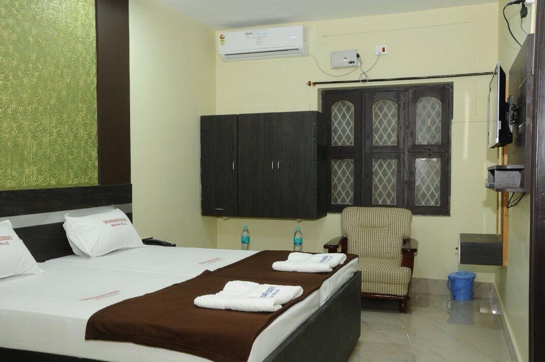 Madanapalle Tripura Sundari Residency酒店 外观 照片