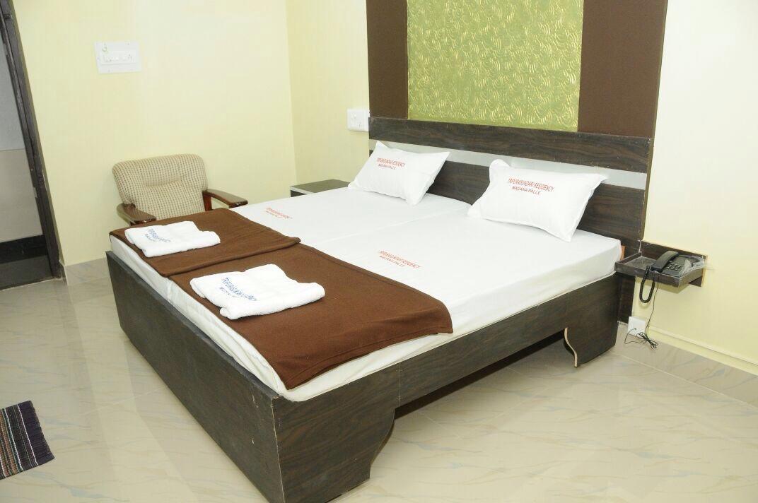 Madanapalle Tripura Sundari Residency酒店 外观 照片